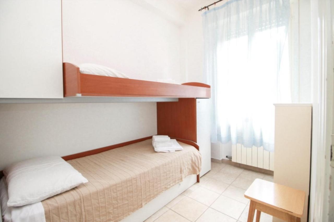 Casa Vacanze Marcelli51 - Le Grotte Rooms & Apartments ภายนอก รูปภาพ